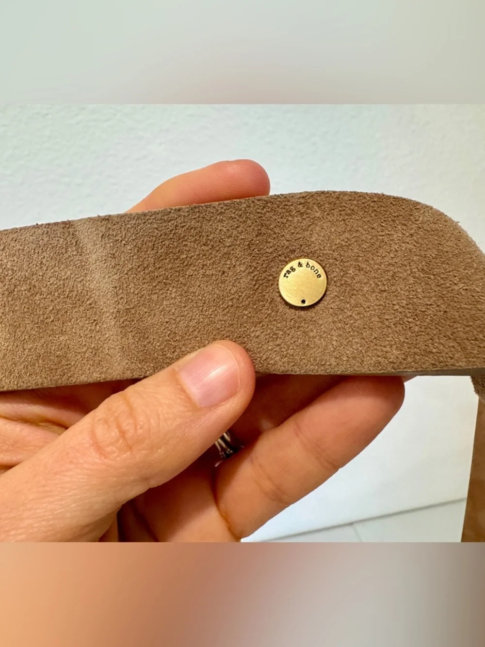 Women’s Rag & Bone Rebound Suede Belt Camel Gold Buckle XS Luxury Minimalist - Picture 4 of 7